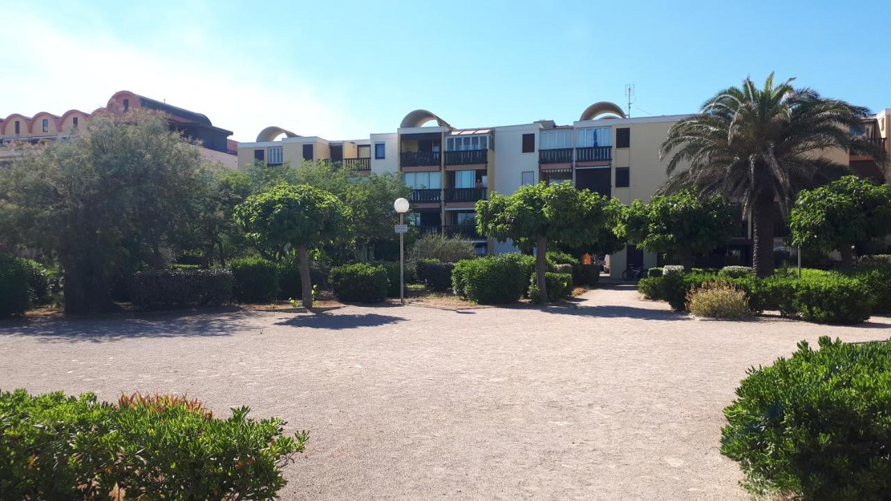 Studio Cabine Avec Jardinet A 30 M De La Plage, Au Calme. Gruissan Eksteriør billede