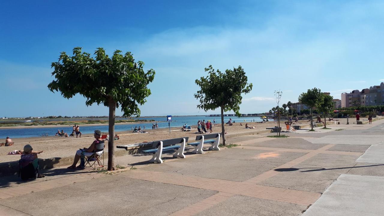 Studio Cabine Avec Jardinet A 30 M De La Plage, Au Calme. Gruissan Eksteriør billede