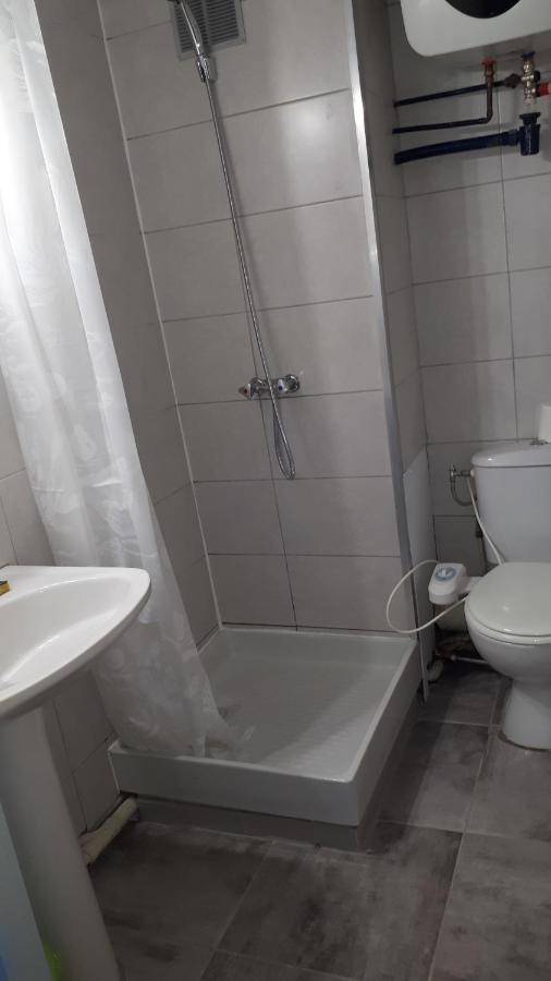 Studio Cabine Avec Jardinet A 30 M De La Plage, Au Calme. Gruissan Eksteriør billede